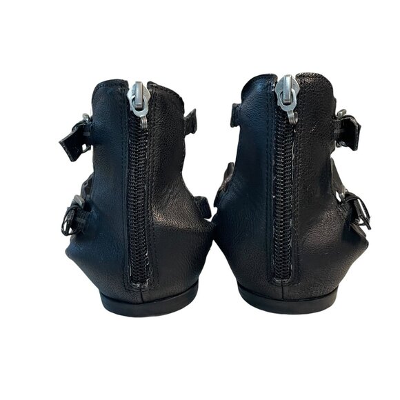 G by Guess Womens Strappy Gladiator Sandals, Black Faux Leather Summer Beach - Picture 7 of 10